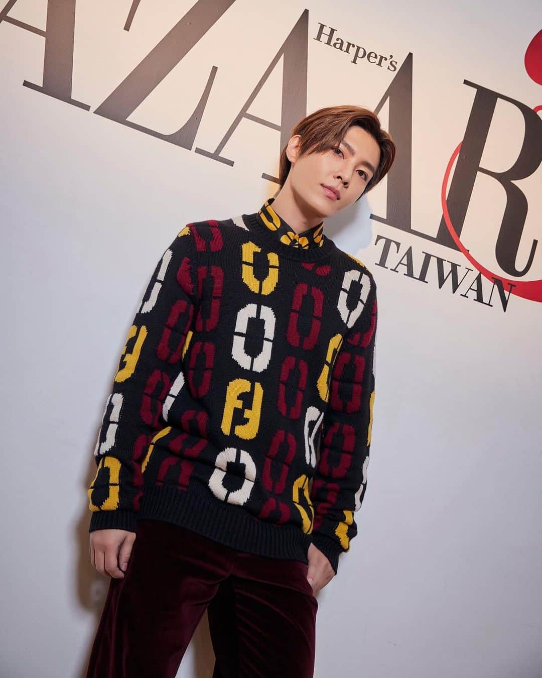 AARONさんのインスタグラム写真 - (AARONInstagram)「#bazaar #fendi 晚安」10月31日 3時44分 - aayan1120