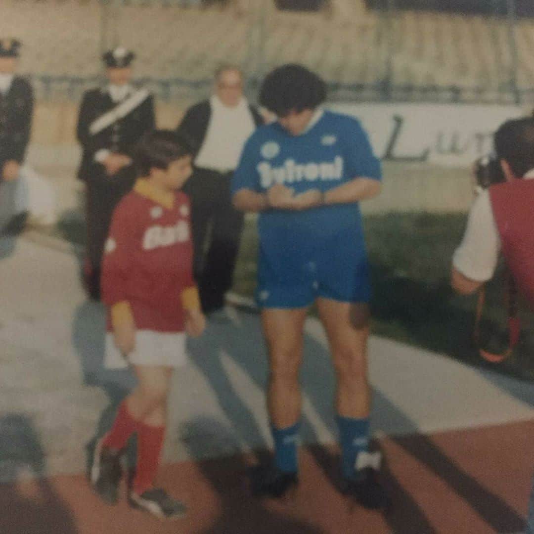 ステファノ・ソレンティーノのインスタグラム：「AUGURI D1EGO! 🔥 #Maradona」
