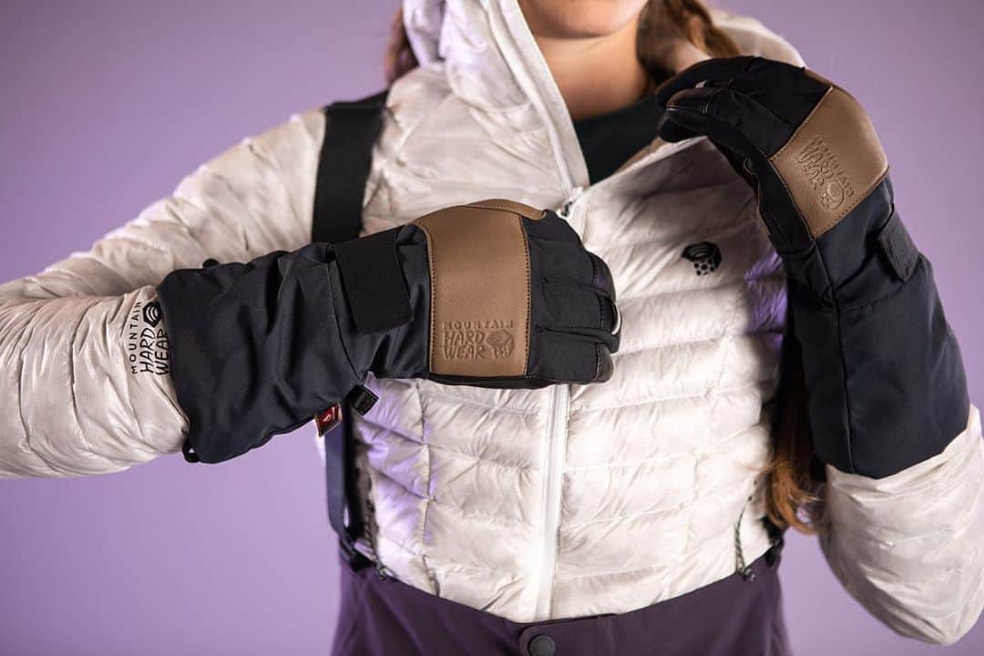 マウンテンハードウェアのインスタグラム：「Whether you’re going deep into the backcountry, exploring outside the gates, or cruising groomers on a bluebird day, our new line of gloves has a breadth of technologies and fits, paired with varying levels of insulation and durable materials to match your needs and zone. (Link in bio.)」