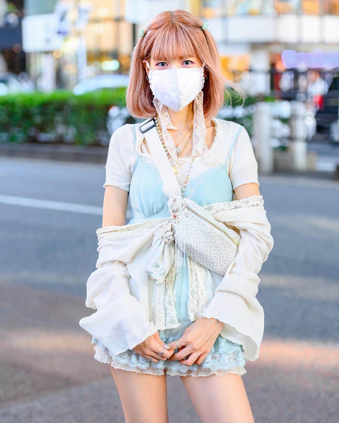 Harajuku Japanさんのインスタグラム写真 - (Harajuku JapanInstagram)「Japanese fashion designer Akino (@akino_parcasilky) - her brand is Parca Silky - on the street in Harajuku wearing a pastel look with pink hair, vintage and antique lace and lingerie, and baby doll shoes from Bubbles Harajuku.」10月31日 3時54分 - tokyofashion