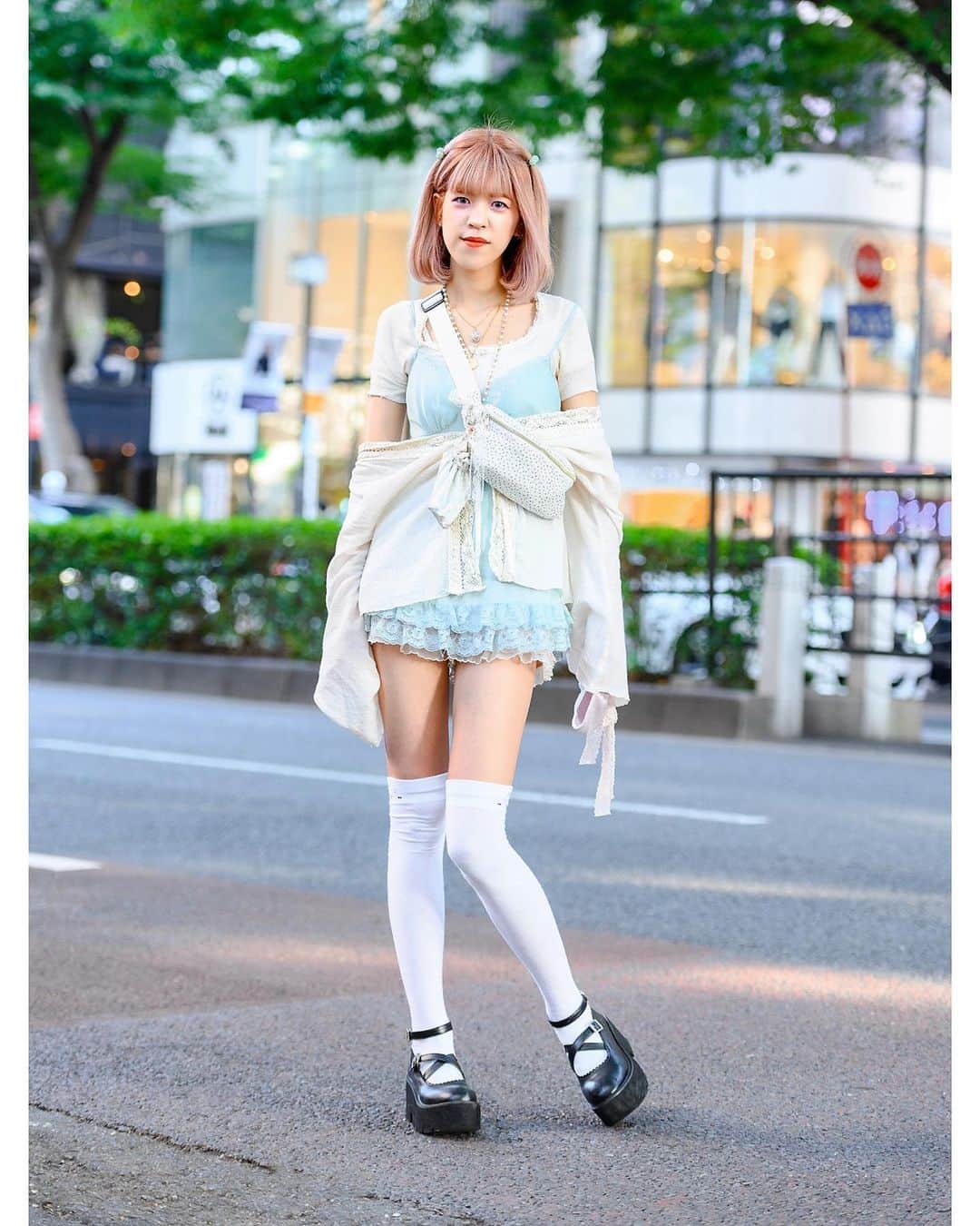 Harajuku Japanさんのインスタグラム写真 - (Harajuku JapanInstagram)「Japanese fashion designer Akino (@akino_parcasilky) - her brand is Parca Silky - on the street in Harajuku wearing a pastel look with pink hair, vintage and antique lace and lingerie, and baby doll shoes from Bubbles Harajuku.」10月31日 3時54分 - tokyofashion