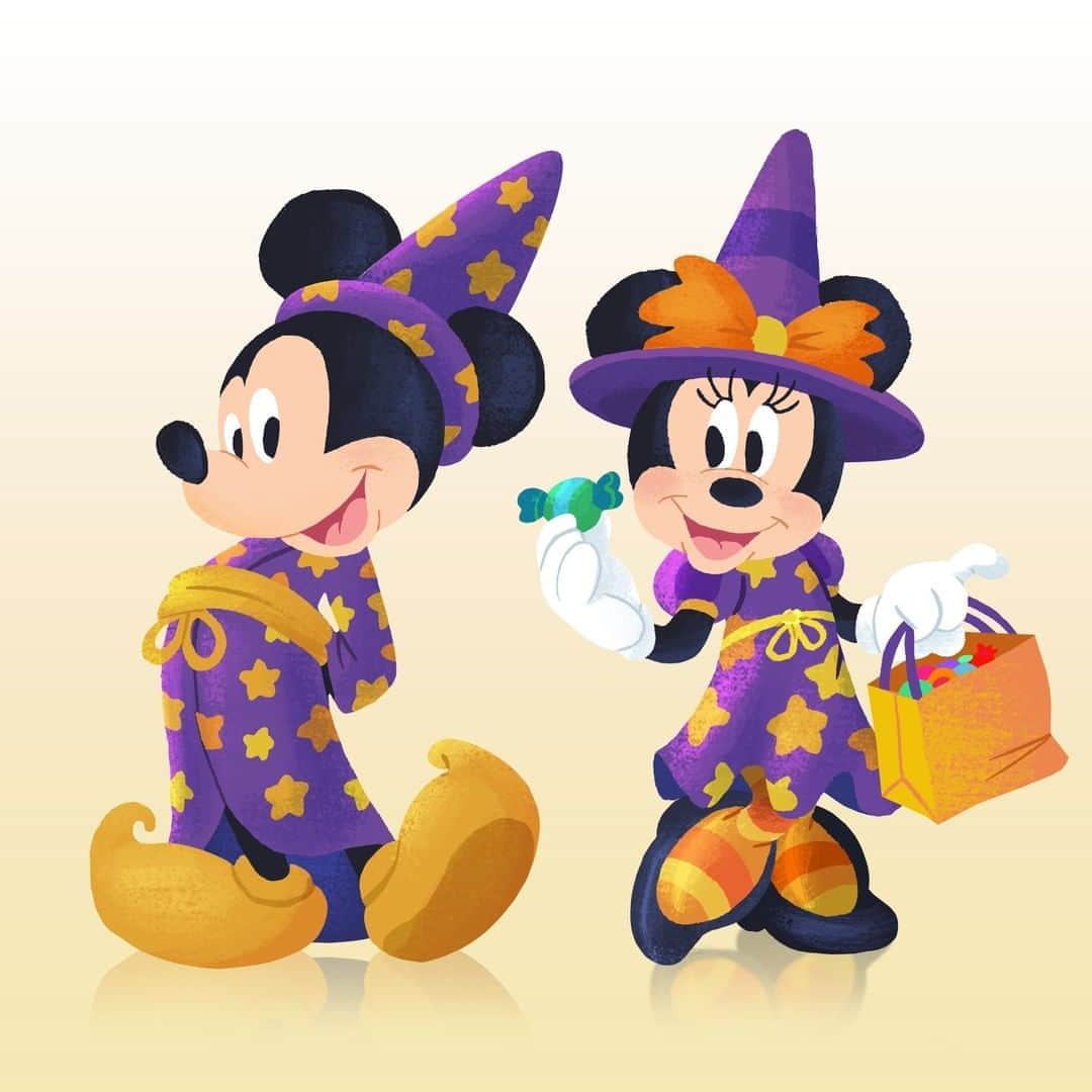 Disneyさんのインスタグラム写真 - (DisneyInstagram)「Boo from this costumed crew!」10月31日 4時00分 - disney