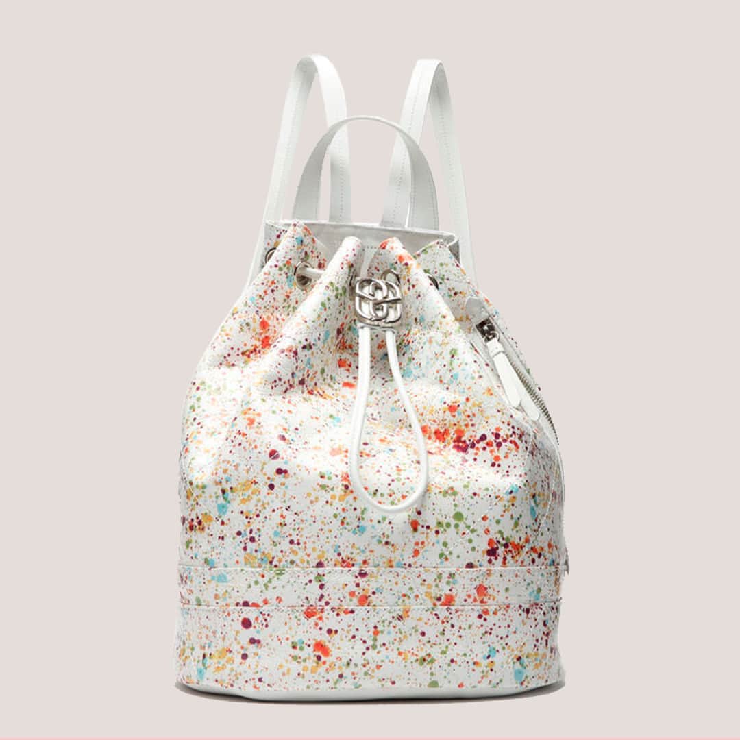 Schutzのインスタグラム：「WE LOVE A STYLISH BAG ❤️ #schutzsplash」