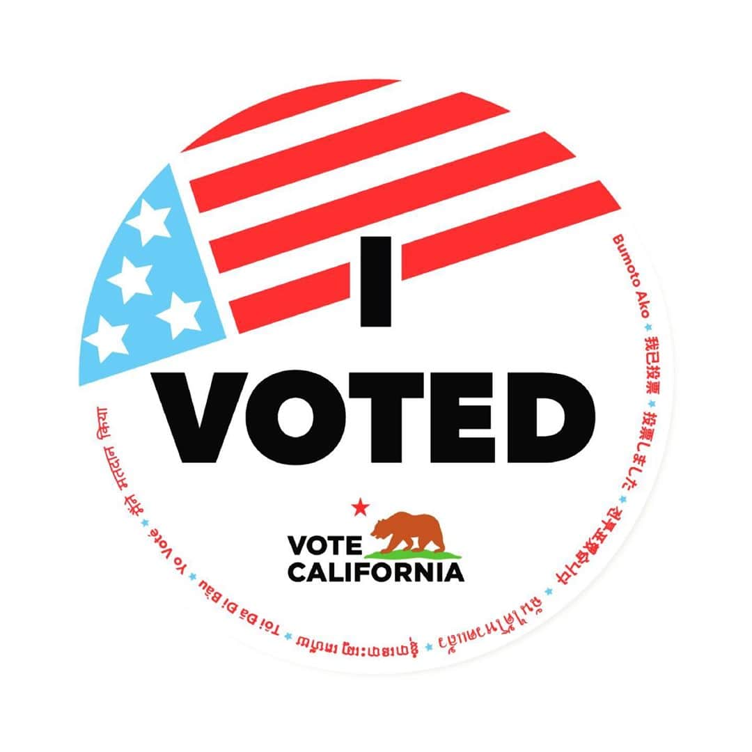 ジーン・トリプルホーンのインスタグラム：「#ivoted」