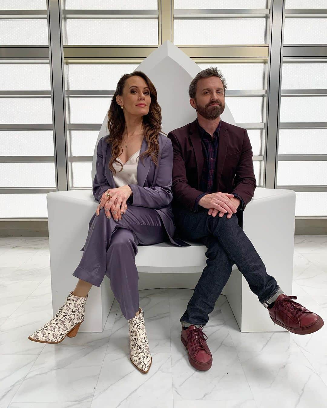 のインスタグラム：「Just a few options for the cover shoot featuring the universe’s most influential entrepreneurs.  See how nicely we play together? * * * #supernatural #chuck #amara #unity #spn #spnfamily #covermodel #businessinsider」