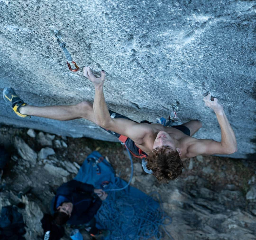 ヨルグ・バーホーベンさんのインスタグラム写真 - (ヨルグ・バーホーベンInstagram)「Back from Arco coaching the Austrian Youth team training camp. Superb limestone, great food, and good weather, what more to wish for? It's always fun seeing the youngsters so motivated, with every climbing day ending in headlamp night burns. Nevertheless, with Covid catching up all over Europe, a training camp was more tricky than ever! Thankful for the good times out there, with possible lockdowns looming around the corner. @katha_saurwein @austriaclimbing」10月31日 4時35分 - jorgverhoeven