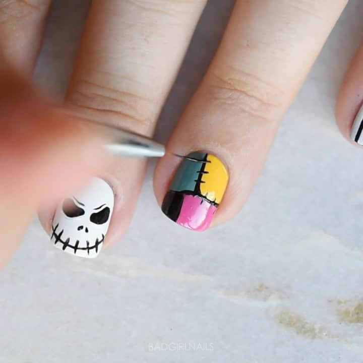 Soniaのインスタグラム：「Who’s ready for Halloween?🎃👻🩸 #halloweennails」