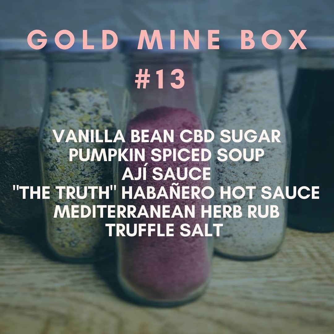 ケリスのインスタグラム：「GOLD MINE BOX TIME !!!! ON SALE TODAY !!!! I'm going live today keep your notifications on to answer any questions and just talk about food ! Happy freedom Friday my darlings , are you ready for this weeks flavor explosion ? Spiced Pumpkin soup from bounty farms harvested by knight and shepherd just for you . #spices #goldmine #thetruth #habanero #food #healthylifestyle #goodeating #postpartum #farmlife #cheflife」