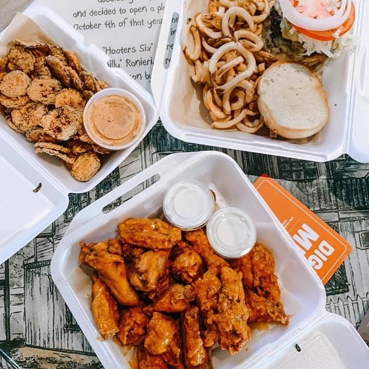 Hootersさんのインスタグラム写真 - (HootersInstagram)「Is your mouth watering yet?   Order on the fly on our app or on HootersOnTheFly.com. Use code ONTHEFLY20 for 20% off $30+ orders or code ONTHEFLY25 for 25% off $50+ orders.  *Valid at participating locations only. Cannot be combined with other offers.」10月31日 5時01分 - hooters