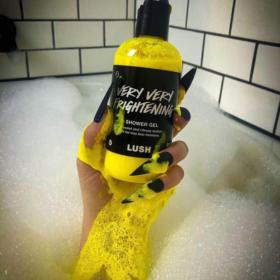 LUSH Cosmeticsさんのインスタグラム写真 - (LUSH CosmeticsInstagram)「There's no good way to say goodbye 😢⁠⠀ ⁠⠀ So in true Lush fashion, we'd like to dedicate this post to our #LushHalloween2020 collection. Thank you for the stunning #bathart, the not-so-creepy textures, the scents that scared our stresses away and most importantly, the memories. We're not crying, you are. ⁠⠀ ⁠⠀ Last chance to enjoy these vegan and ethical treats. Tap to shop⁠ and if you feel inclined to leave a goodbye message to your favorite #LushHalloween product, please do so in the comments below 💔⁠⠀ ⁠⠀ 📸: @iyastevie, @therosequeenn, @unbeautyguru1, @negativelushie⁠⠀ ⁠⠀ #lushhalloween2020 #mylushlife #bathart #selfcare #halloween #autumn」10月31日 5時31分 - lushcosmetics