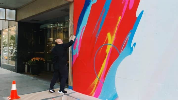 カラーのインスタグラム：「If Bane Was A Painter ! 🖤#rollandberry #mural #streetart #comissionart #iwill #iwillwall #marcusaurelius #marcuslemonis #montanablack #energy #frequency #vibration #beliveinyourself #billionaire #buyart #youcandoit #unstoppable #universe #imissyoujasonalways」
