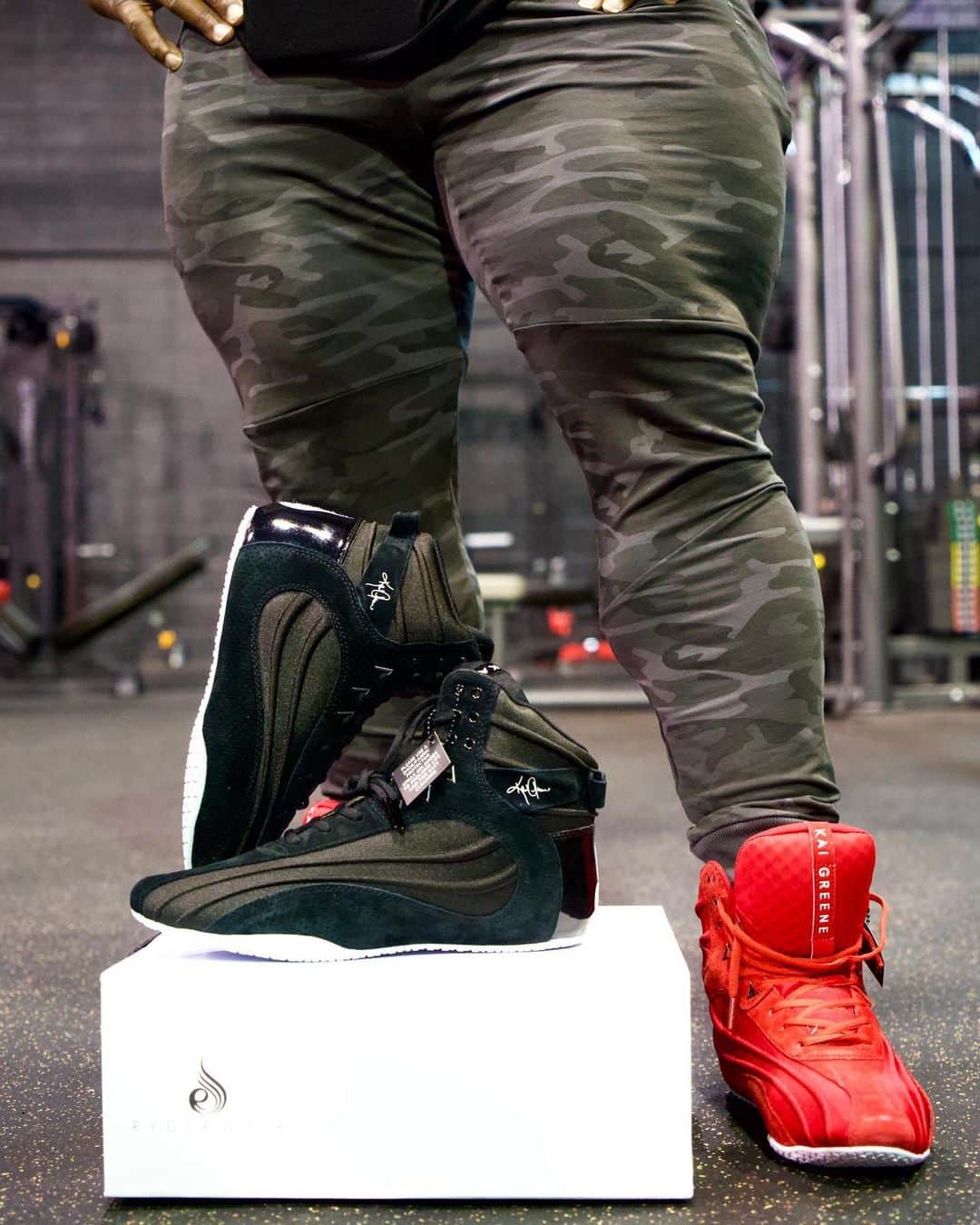 カイ・グリーンのインスタグラム：「🚨RESTOCK ALERT You guys asked for it and we brought them back for one last time!! We’re talking comfortable, stable, and flat bottomed lifting shoes that can lead to monumental lifts!! The @ryderwear Kai Greene Signature Series sets the tone for a position to win and with the versatility to be worn in and out of the gym it’s my go to pair each and every session. Go grab your pair today and start breaking your personal bests!! .. ✅Secure Your Pair - Click Link In Bio 👉🏾Go To - www.ryderwear.com/kai」