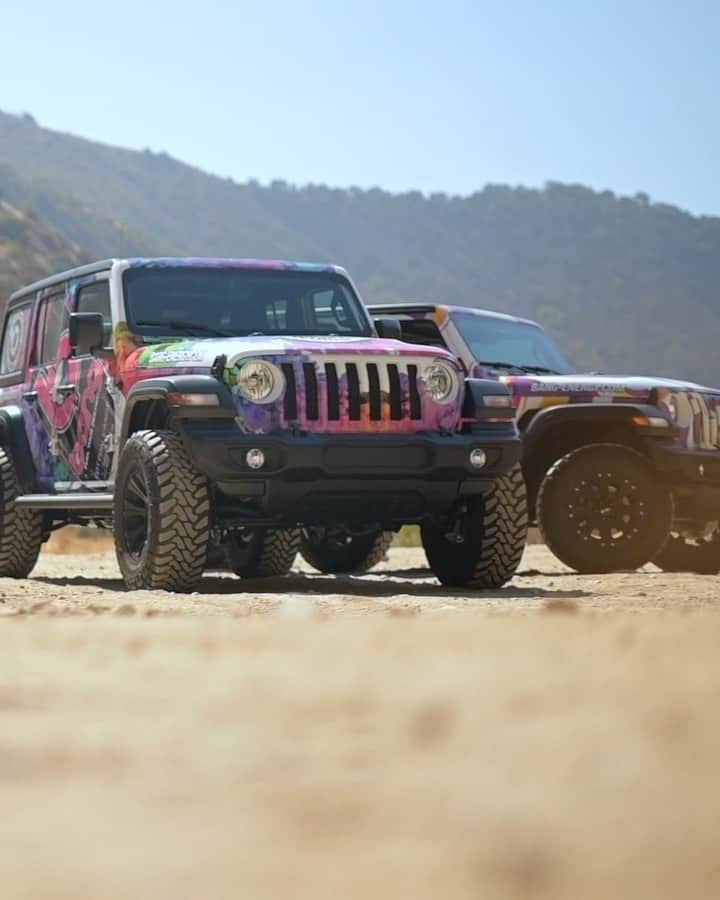 Tianna Gregoryのインスタグラム：「🚙Wanna #Win a @BangEnergy Jeep!?🎉  .  👏Bang is giving away their BIGGEST prize yet – a #NewCar! . For your chance to win the #BangEnergySweepstakes follow the 2 simple steps below:  1️⃣ Go to @BangEnergySweepstakes & follow everyone they follow.  2️⃣ Sign up at www.Bangenergy.com/sweepstakes to complete your entry. . No purchase necessary. Exclusions apply. This promotion is in no way sponsored, endorsed or administered by, or associated with, Instagram. By participating in this promotion, you agree to a complete release of Instagram from any and all claims. Official Rules here: www.Bangenergy.com/sweepstakes.  . #BangEnergy #EnergyDrink #Sweepstakes #SweepstakesEntry #GiveAways」