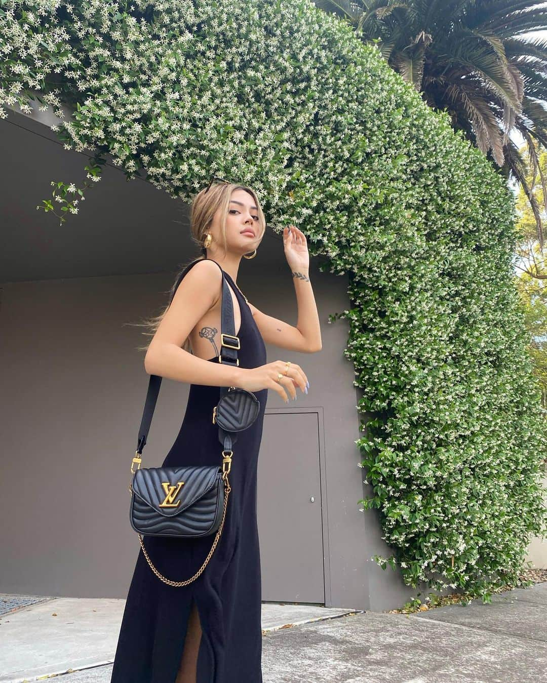 リリーマイマックさんのインスタグラム写真 - (リリーマイマックInstagram)「A black maxi dress 🖤 @loversfriendsla @revolve」10月27日 8時51分 - lilymaymac