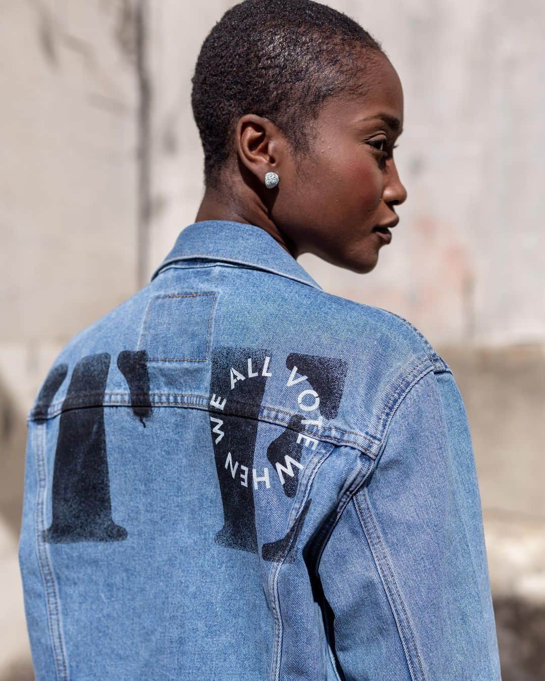 のインスタグラム：「8 days left to Vote! Head to @whenweallvote to make your voting plan and click the link in our bio to pick up this limited edition #Vote Trucker jacket.」