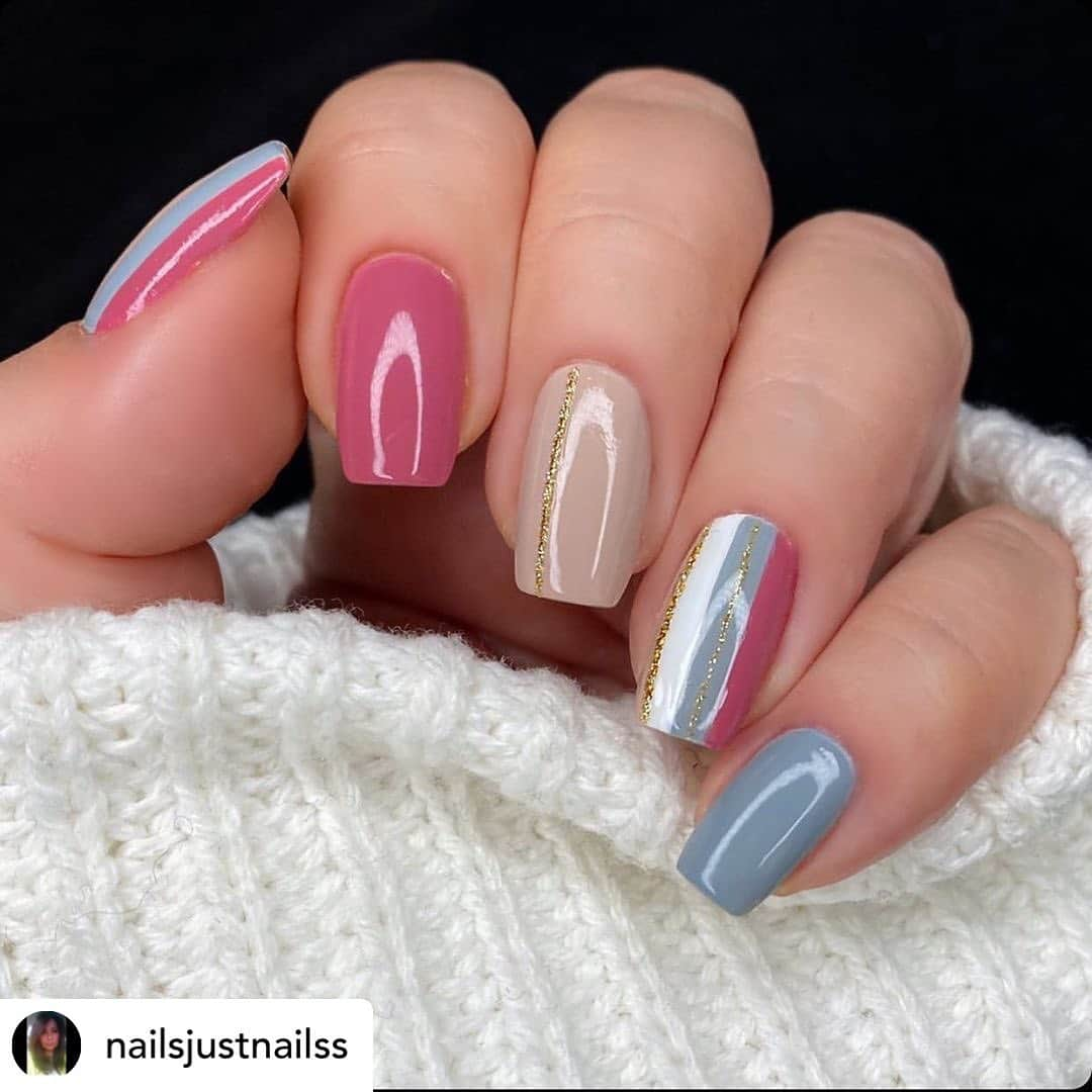 Nail Designsさんのインスタグラム写真 - (Nail DesignsInstagram)「Credit: @nailsjustnailss My midweek mani 😀 . .  #nailart #showmynails  #маникюр #дизайнногтей #uñasdecoradas  #naildesign  #nailitdaily #nails2inspire #nailsjustnailss #nailspafeature #nailitmag #nailfashion #naturalnails」10月27日 8時55分 - nailartfeature