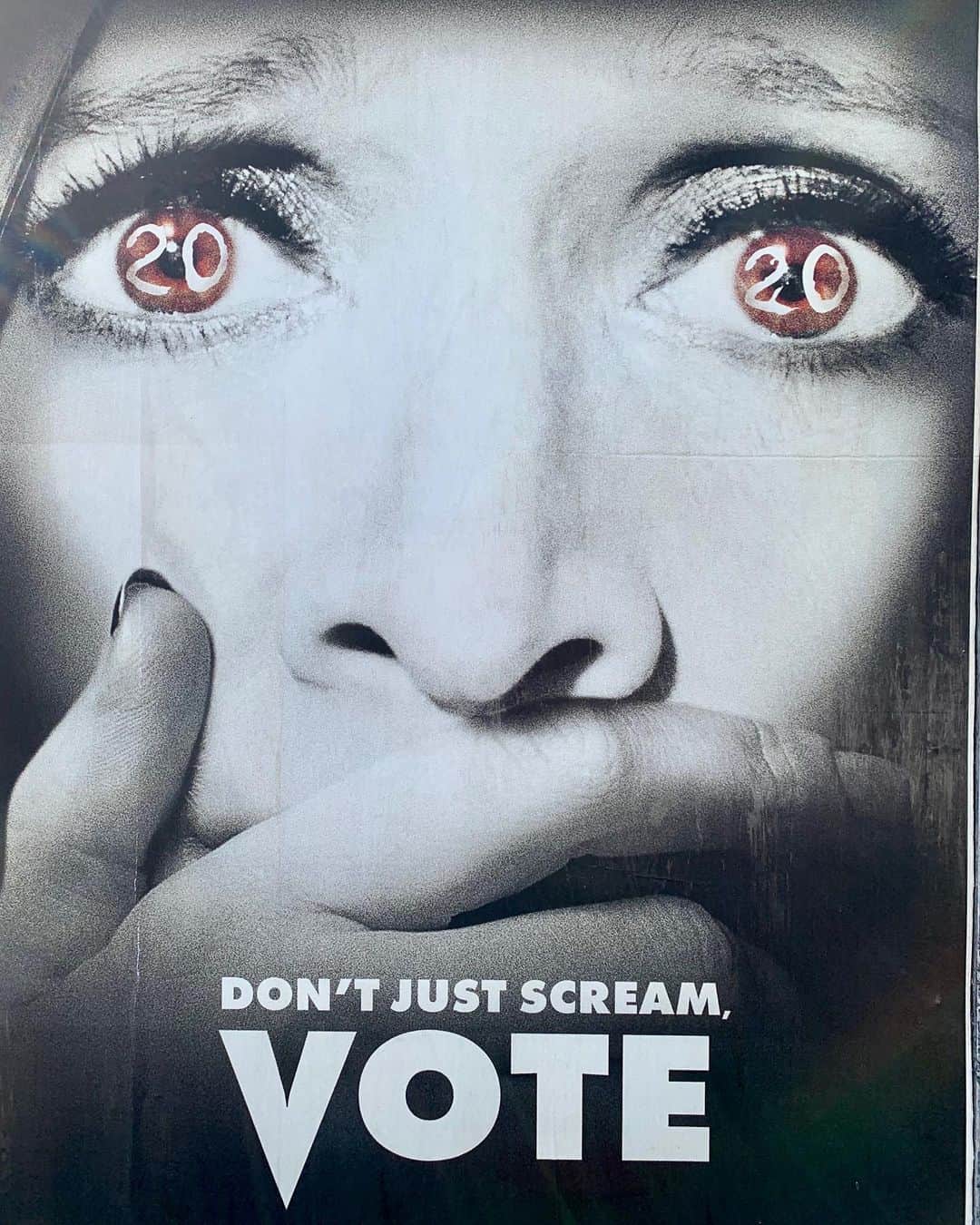 デヴィッド・アークエットさんのインスタグラム写真 - (デヴィッド・アークエットInstagram)「Thanks for always finding the funniest stuff @staceysouther That poster says it all! #vote2020 #scream #scram」10月27日 9時21分 - davidarquette