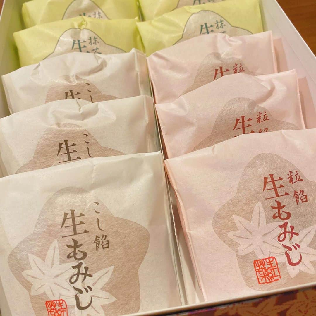 岡部玲子さんのインスタグラム写真 - (岡部玲子Instagram)「危険なお土産🎁 広島の生もみじ…大好物🥺✨ メチャクチャ嬉しい😭 1日1個まで…自分に言い聞かせております🤣  さぁ今日も頑張ろう💪  #岡部玲子 #タレント　#レポーター　#アナウンサー　#女子アナ　#お土産　#広島土産　#生もみじ #美味しすぎる　#大好物　#hiroshima #japan」10月27日 9時16分 - reiko_okabe