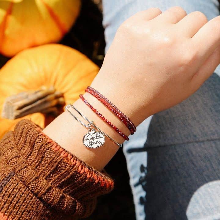 のインスタグラム：「OH my gourd, it's #NationalPumpkinDay 🎃✨ tap to shop」