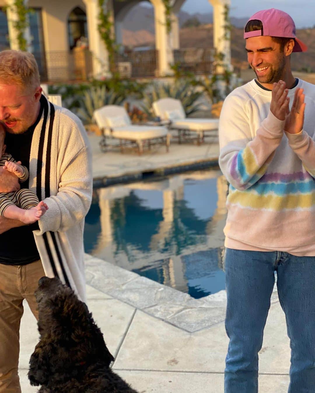 ジェシー・タイラー・ファーガソンのインスタグラム：「a couple of very happy papas 👶🏻」