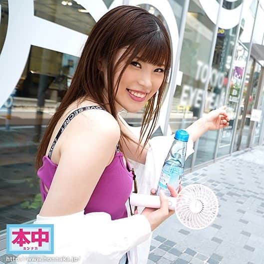 一劍浣春秋さんのインスタグラム写真 - (一劍浣春秋Instagram)「每5人就有1人和她搞過！渋谷五千人斬前進螢光幕！  很久沒有這種經驗豐富的新人了，這位村田来夢號稱和5000人上床，而且在渋谷每5個人就有1個和她有關係；和她上床不要錢，她反而會給男人錢，而且不用做任何防護措施，像她這樣的美尻，你願意替她+1嗎？  #一劍浣春秋  #村田來夢  #村田来夢  #5000人斬  #渋谷公車」10月27日 9時27分 - chee828