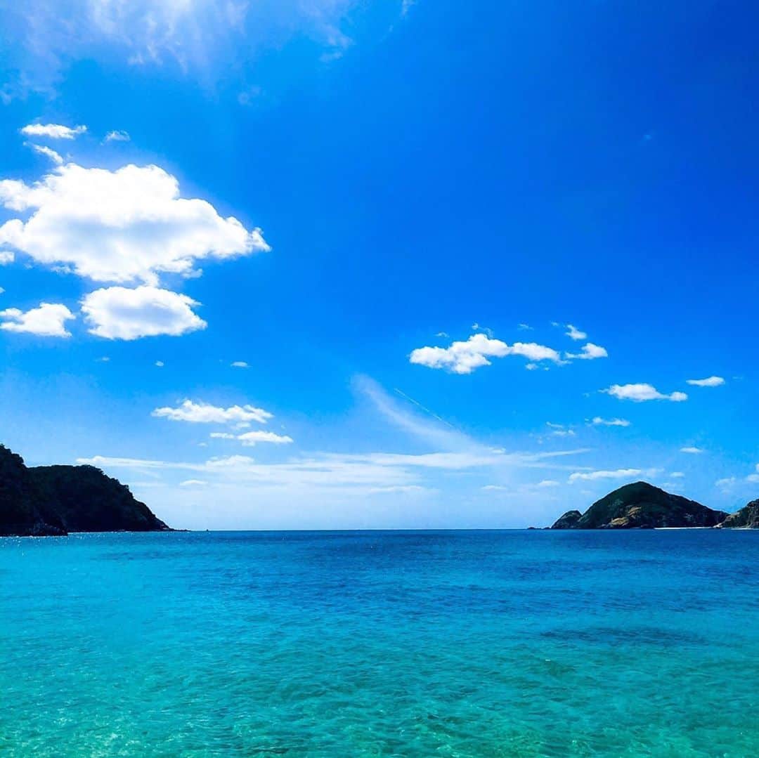 山本成美のインスタグラム：「. OKINAWA . いっぱい癒されてきた♪ お天気よかったし海綺麗だし最高🏖 . . #沖縄 #石垣島 #旅 #沖縄旅行 #海 #okinawa #okinawatrip #sea #goto #tripgram #travelphotography」