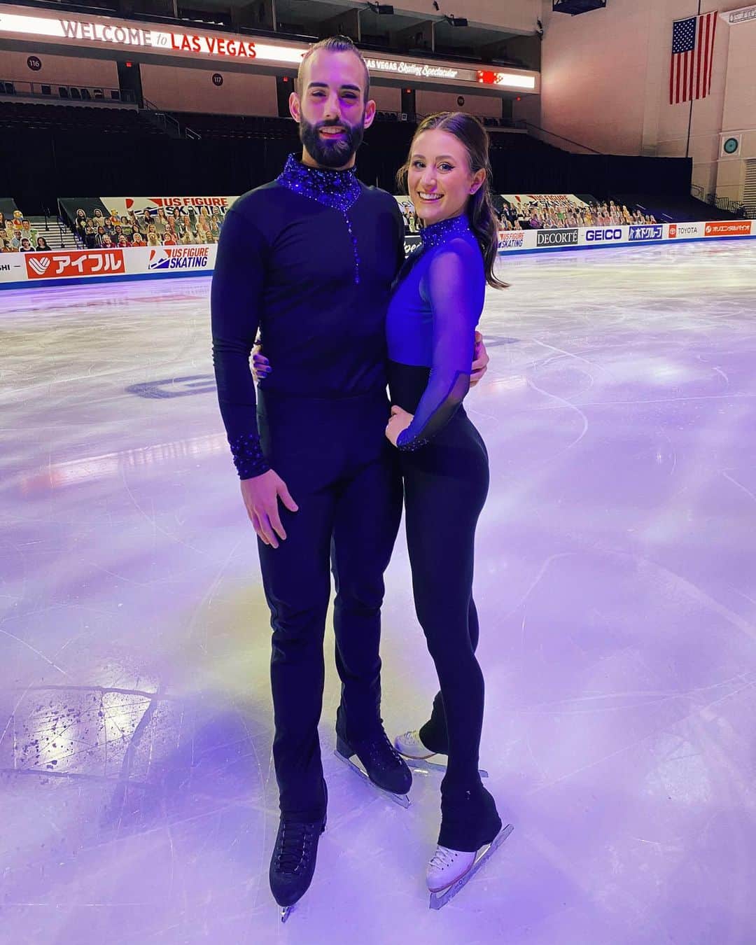 アシュリー・ケインのインスタグラム：「Really appreciated all of the enthusiasm coming from the cardboard cutouts for the show today 👏🏻 #skateamerica」