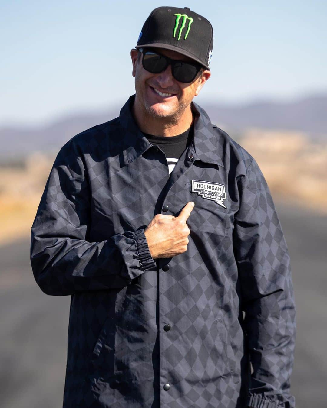 ケン・ブロックさんのインスタグラム写真 - (ケン・ブロックInstagram)「One of my favorite new Hoonigan Racing gear items, from @TheHoonigans: this HDR20 Checkers Jacket! Good timing with the temps starting to drop. Well, not so necessary here in Barbados! Ha. Get yours at #HooniganDotCom.」10月27日 0時58分 - kblock43