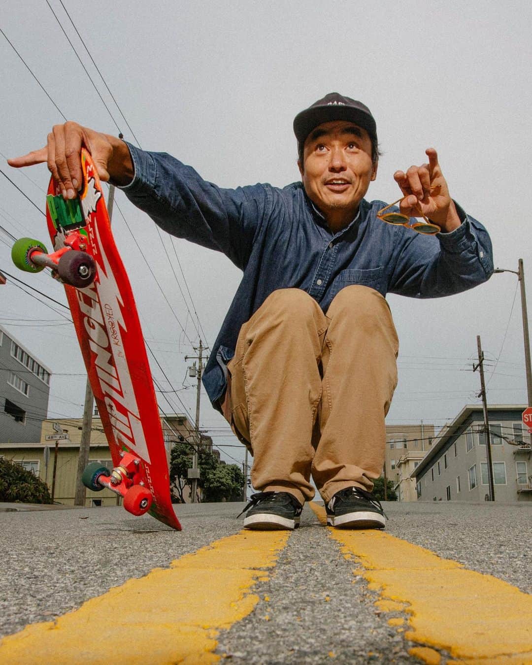 ジーエルシーオーのインスタグラム：「We caught up with global nomad, skateboarder, photographer, chef, and snowboarder Rip Zinger in a room above the Mollusk surf shop in SF. How do you start your day, when your day could literally start anywhere? Link in bio to find out.」