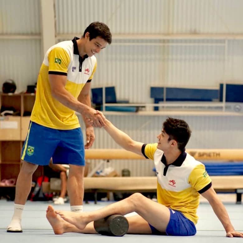 のインスタグラム：「Segundo com S de suor e muito trabalho! Boa semana! 🍀🤸🏻‍♂️💪🏼 • • • #AminoVital #Ajinomoto #TimeAjinomoto  @ajinomotodobrasil @aminovitalbrasil」