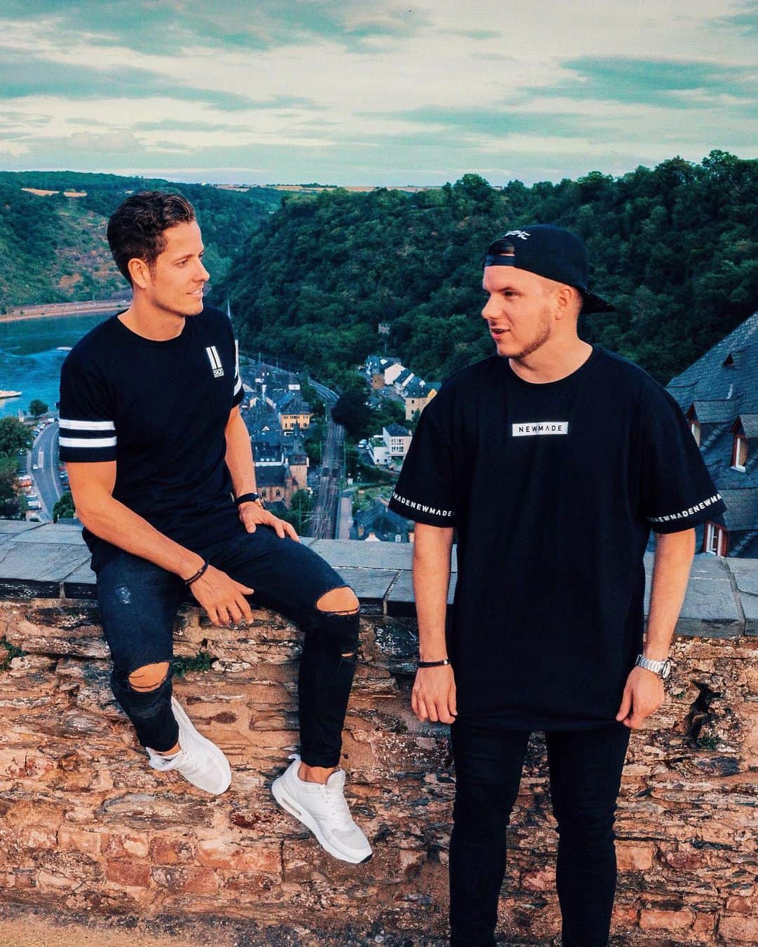 SICK INDIVIDUALSのインスタグラム：「What’s your favorite SICK release this year? 😁Played all of them in our fortress liveset including 3 new IDs! 🔥 @newmadefashion」
