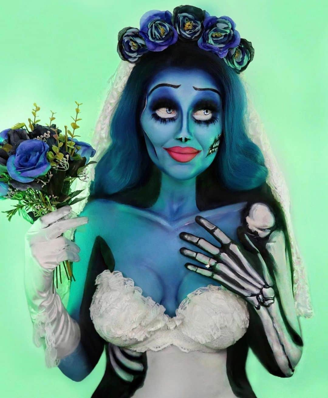 Jeffree Star Cosmeticsさんのインスタグラム写真 - (Jeffree Star CosmeticsInstagram)「The Corpse Bride 💙 @bonniecorbansfx created this look using our #BlueBlood eyeshadow palette & #velourliquidlipstick in the shade Blue Velvet 🦋 #jeffreestarcosmetics」10月27日 1時54分 - jeffreestarcosmetics