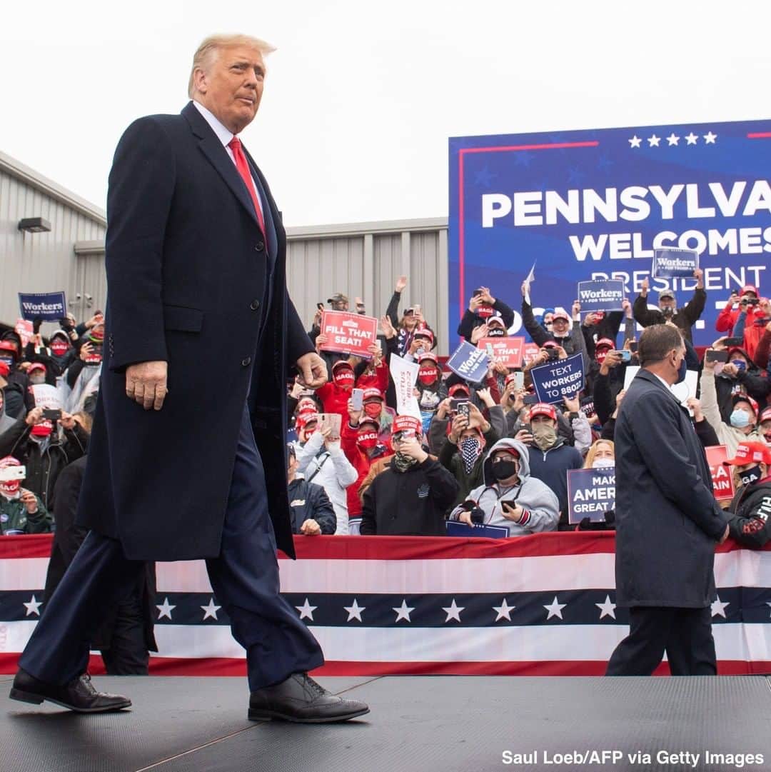 ABC Newsさんのインスタグラム写真 - (ABC NewsInstagram)「With days to go until Election Day, Pres. Trump campaigns in the pivotal swing state of Pennsylvania. #donaldtrump #pennsylvania #swingstate #election」10月27日 2時02分 - abcnews