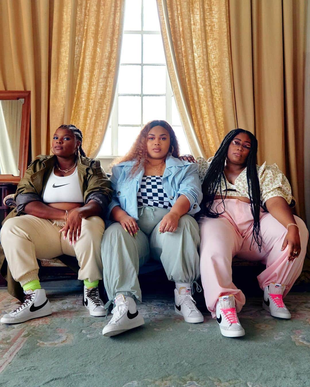 Nike Womenさんのインスタグラム写真 - (Nike WomenInstagram)「Just like dance queens @asuhoneybeez, @adwoaaboah and @aracho216, the Blazer stands out for its total originality. Allow us to reintroduce the OG sneaker made for the one-of-a-kind type (yep, that’s you). #NikeBlazer」10月27日 2時00分 - nikewomen