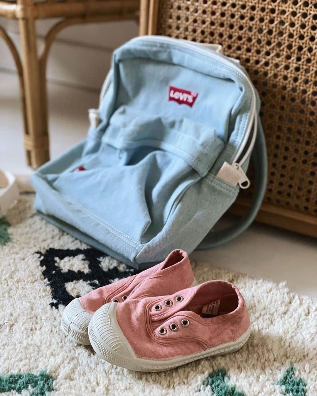 ベンシモンのインスタグラム：「Lundi ✔️ 📸 @camillepinkroses  #bensimon #tennis #enfant #kids #kidsfashion」