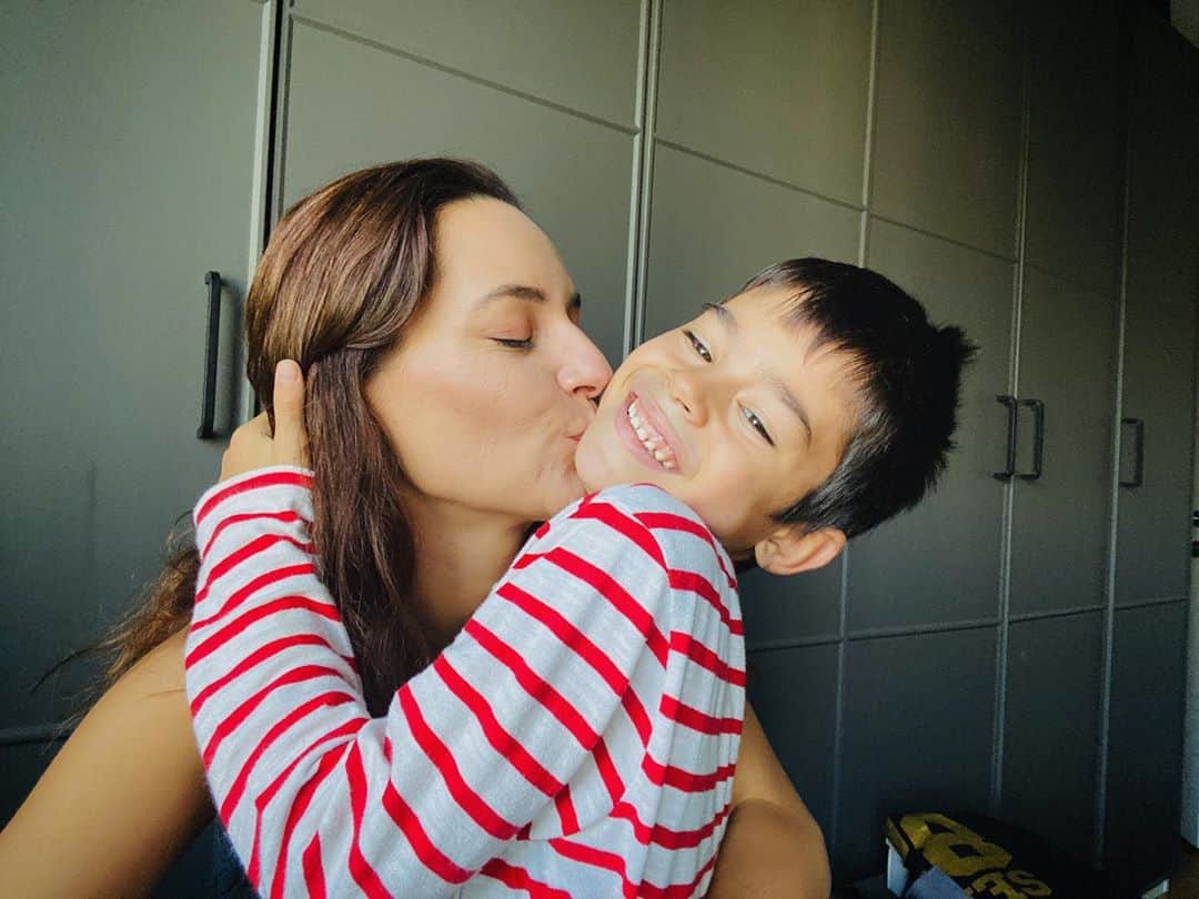 Sedef Avciのインスタグラム：「Öpmelere doyamam 🥰😘😚」