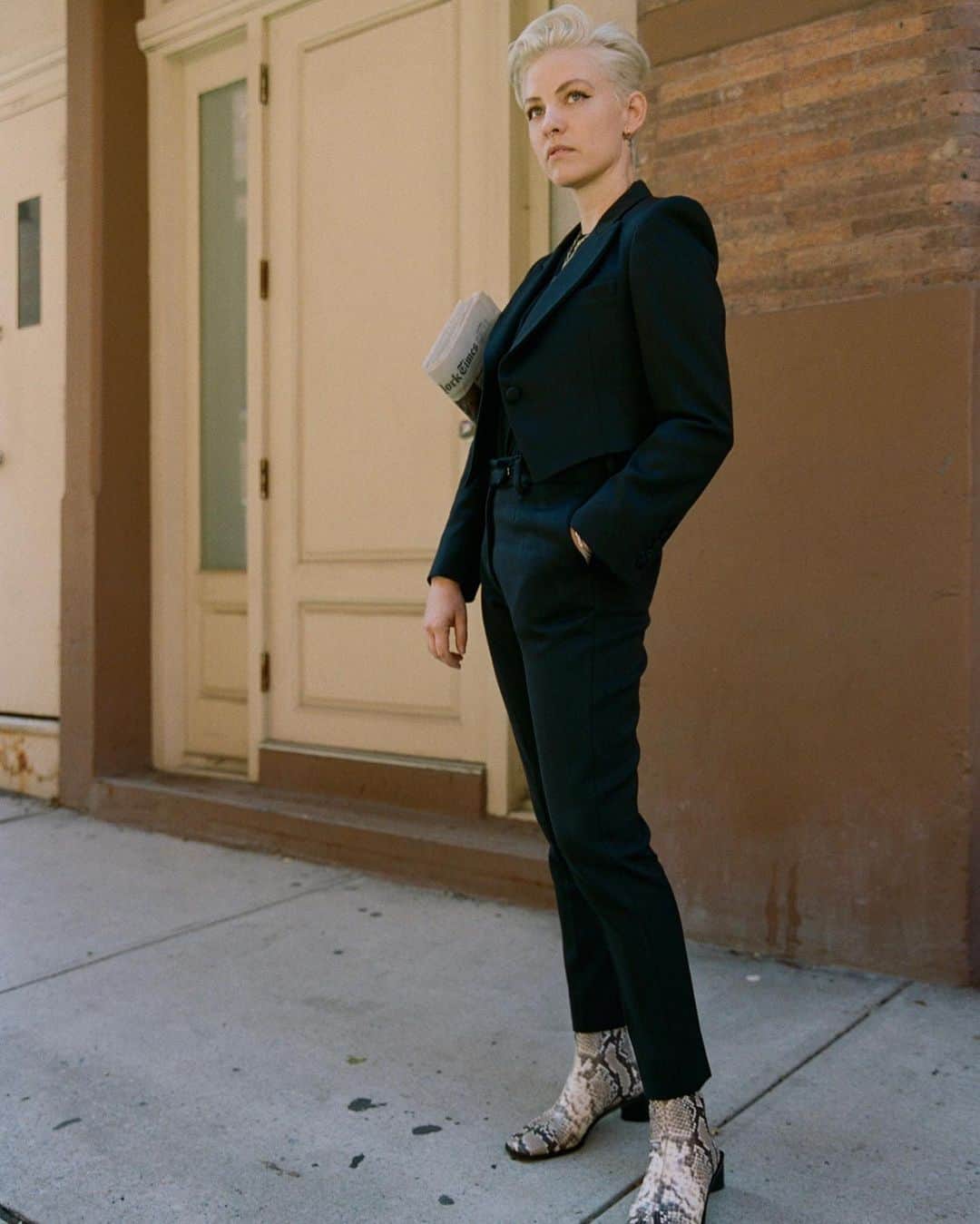 Brittenelle Fredericksさんのインスタグラム写真 - (Brittenelle FredericksInstagram)「me on film in New York by @kaitlynmikayla 🪐」10月27日 2時47分 - brittenelle