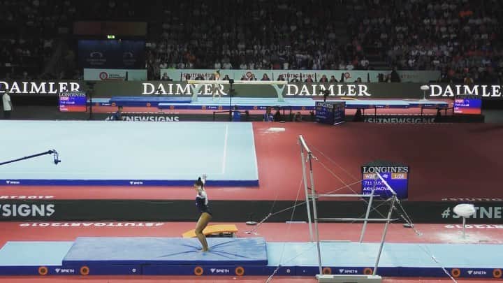 のインスタグラム：「The best routine I’ve ever competed in my life 🤍  After a week away it felt great to be back in the gym and knowing this is the start of Olympic prep round 2 adds that little bit more motivation. More than ready to get back to the grind & hopefully back to more moments like this 🇬🇧」