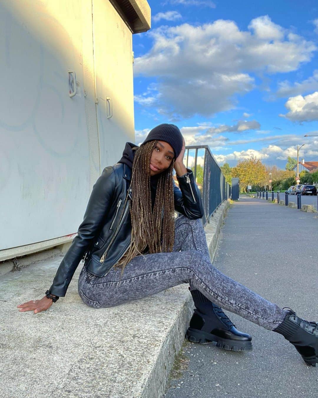 ステラ・アカクポのインスタグラム：「Autumn moods」