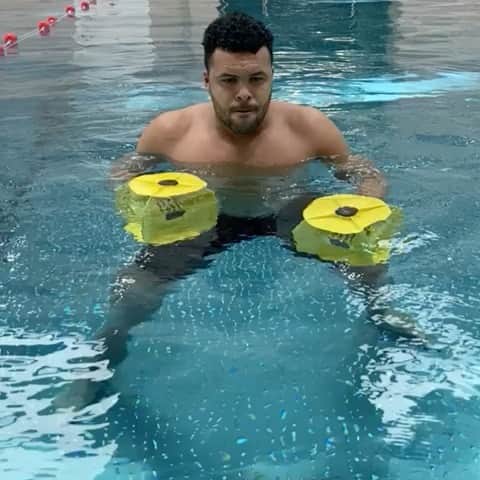 ジョー＝ウィルフリード・ツォンガのインスタグラム：「Water fight 🤣」