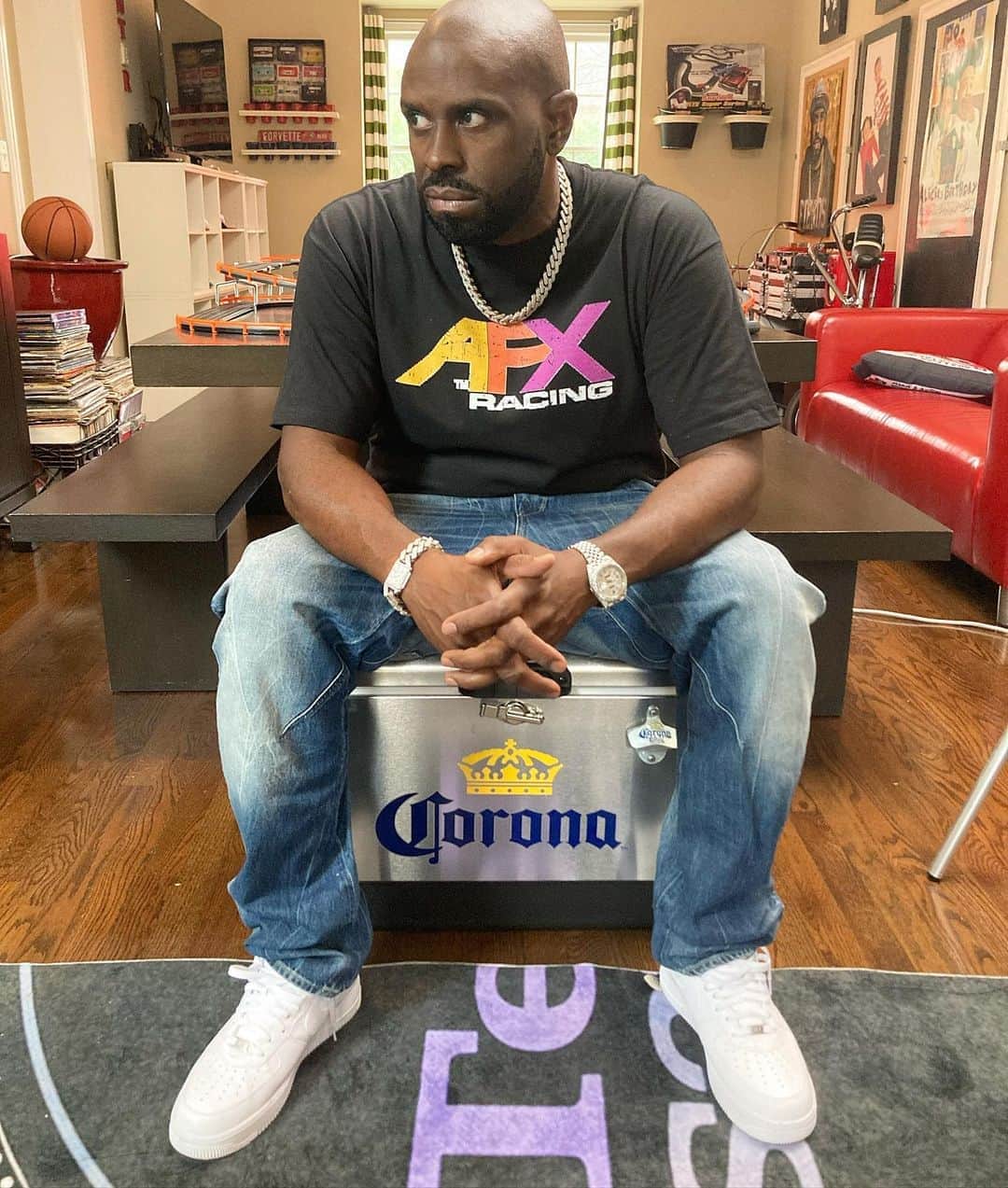 ファンクマスター・フレックスのインスタグラム：「Saturday 9pm! Halloween Night! FunkFlex IG Live! I’m on the set! Pow! Made hot by:  @coronausa  @ralphiemercado  @joejaxson   We unveil the FunkFlex Playroom this Thursday: 🎥 @quinn_films  @40dayreset / @drwerfel got me right! Bout to get better! @drtonyperkins / @elitebodysculpture」