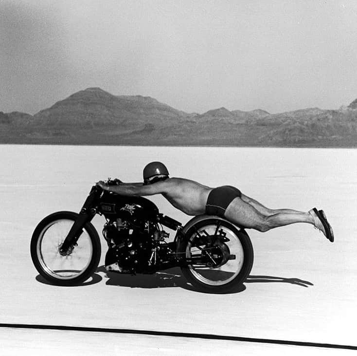 のインスタグラム：「Zoom zoom⚡️Our Virtual Warehouse Sale ends tonight. Get there before styles run out!   #letsgetcasual   PC: Peter Stackpole/The LIFE Picture Collection © Meredith Corporation」