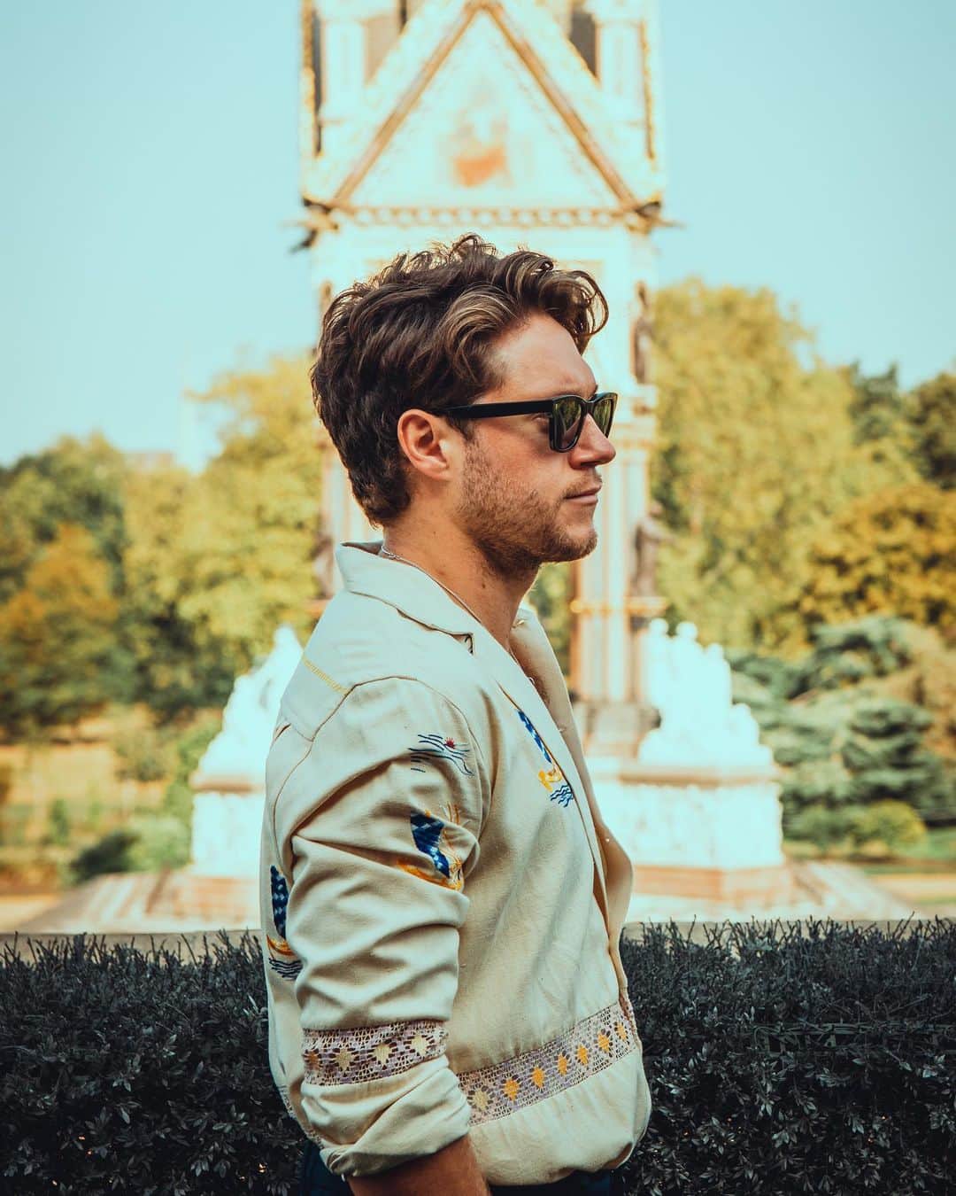 ナイル・ホーランのインスタグラム：「Nov 7 is coming up soon ! I can't wait to play @royalalberthall in support of the lovely people who make it all happen . See you there x ⁣ ⁣ Get your tickets at niallhoran.com if you haven’t already」