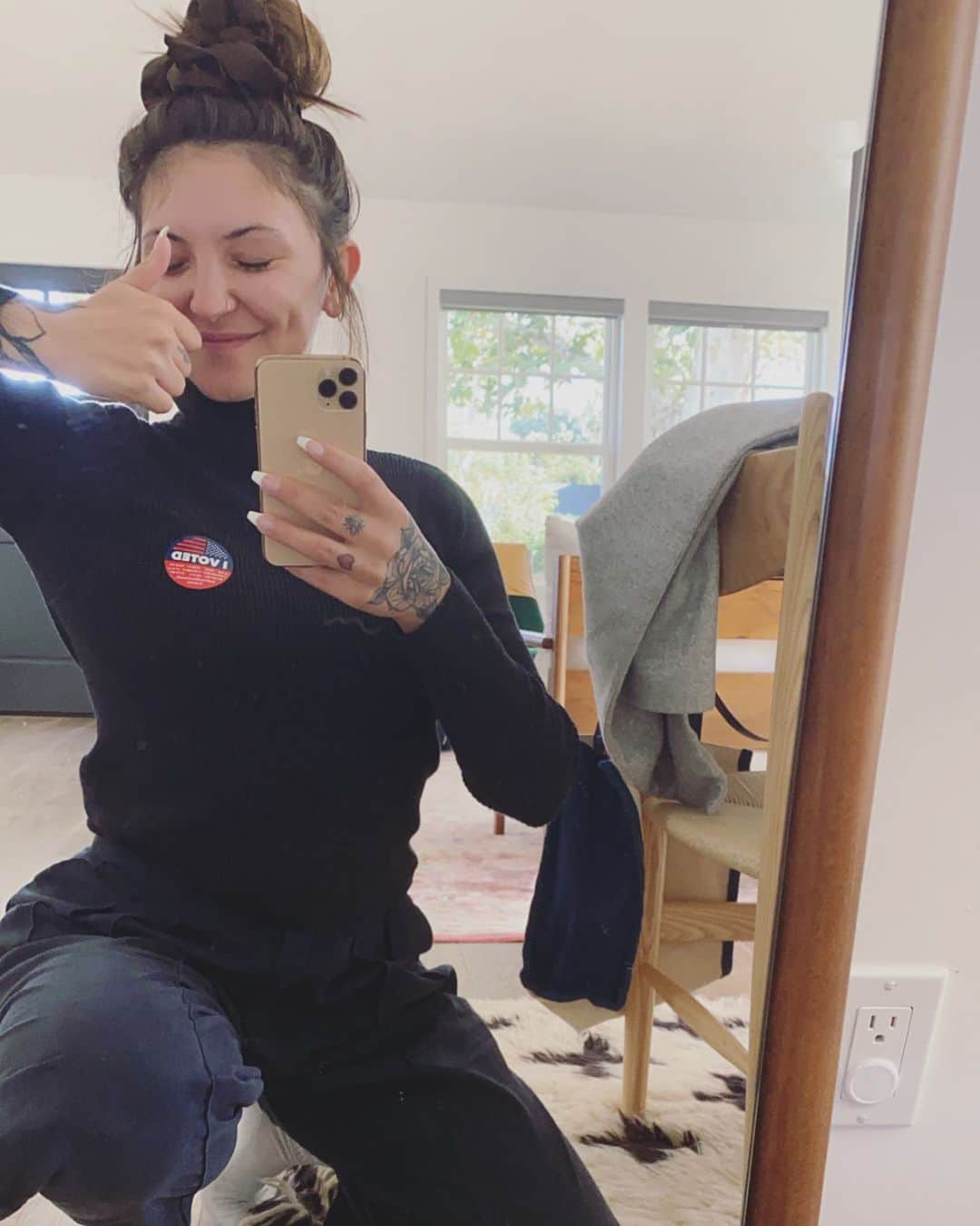 Julia Michaelsのインスタグラム：「You know what to do ❤️」