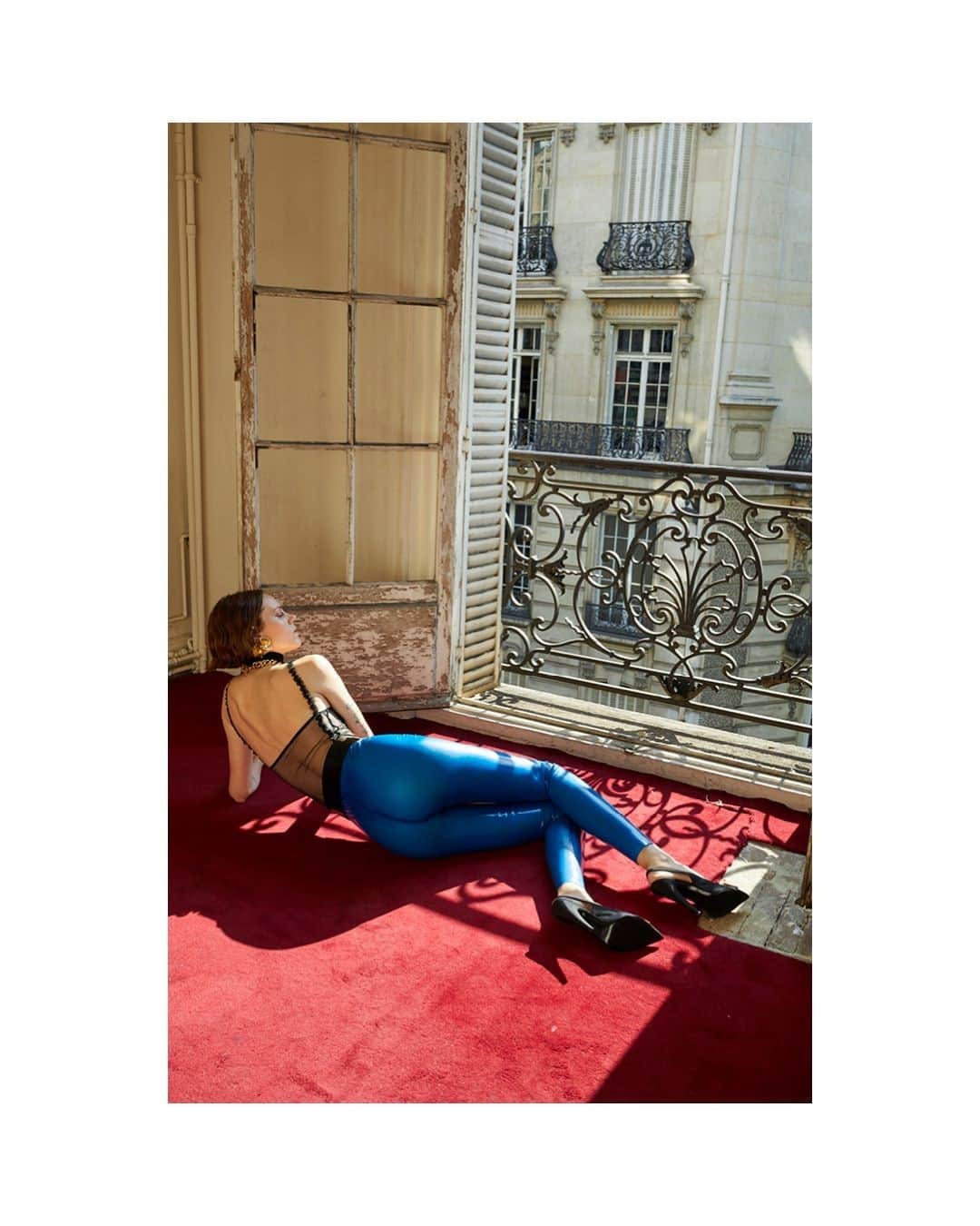 サンローランさんのインスタグラム写真 - (サンローランInstagram)「FREJA - WINTER 20 #YSL34 by ANTHONY VACCARELLO PHOTOGRAPHED by JUERGEN TELLER  #YSL #SaintLaurent #YvesSaintLaurent @anthonyvaccarello」10月27日 4時00分 - ysl