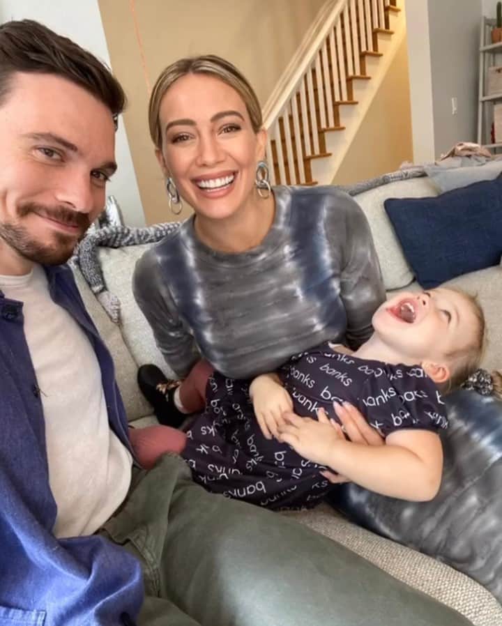のインスタグラム：「YFB babe @hilaryduff looking absolutely gorgeous in our Dax Midi Dress in Blue Haze Camo ✨Get her look online now yfbclothing.com ⠀⠀⠀⠀⠀⠀⠀⠀⠀ ⠀⠀⠀⠀⠀⠀⠀⠀⠀ #yfbclothing #yfbbabes #yfb #youngfabulousandbroke #celebritywear #hilaryduff #hilardufffans #instafashion #instadaily #ootd」