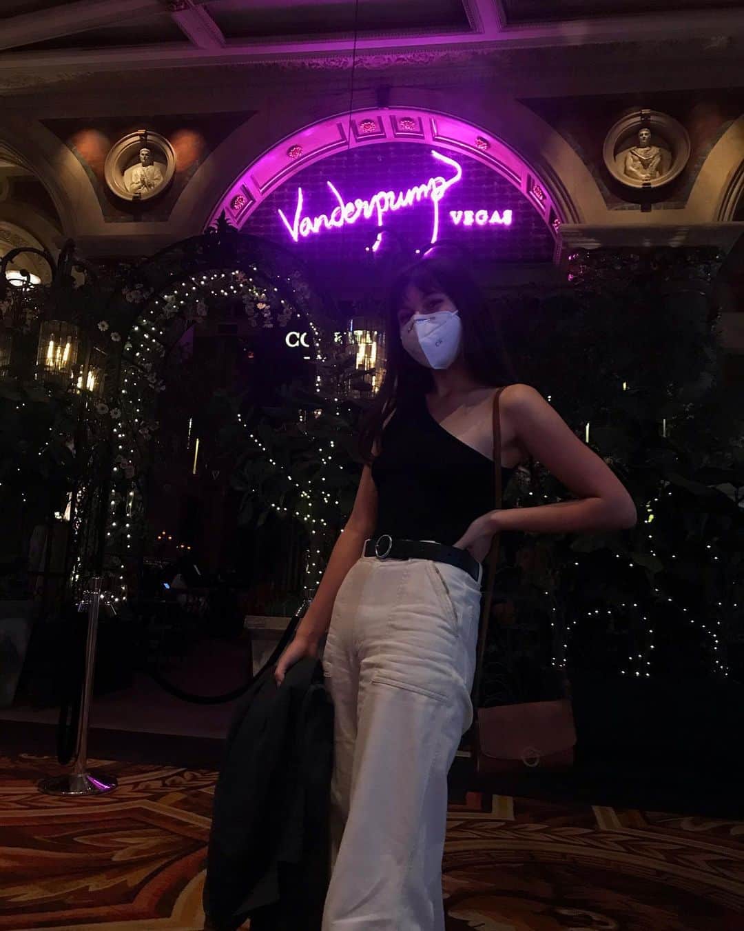 ヘザー・マクドナルドのインスタグラム：「Thank you @lisavanderpump and @vanderpumpvegas for giving my daughter Mackenzie @mack.e.cheese the royal treatment on her 21st birthday in Vegas! #lvp #vanderpumpvegas #vegas #21stbirthday」