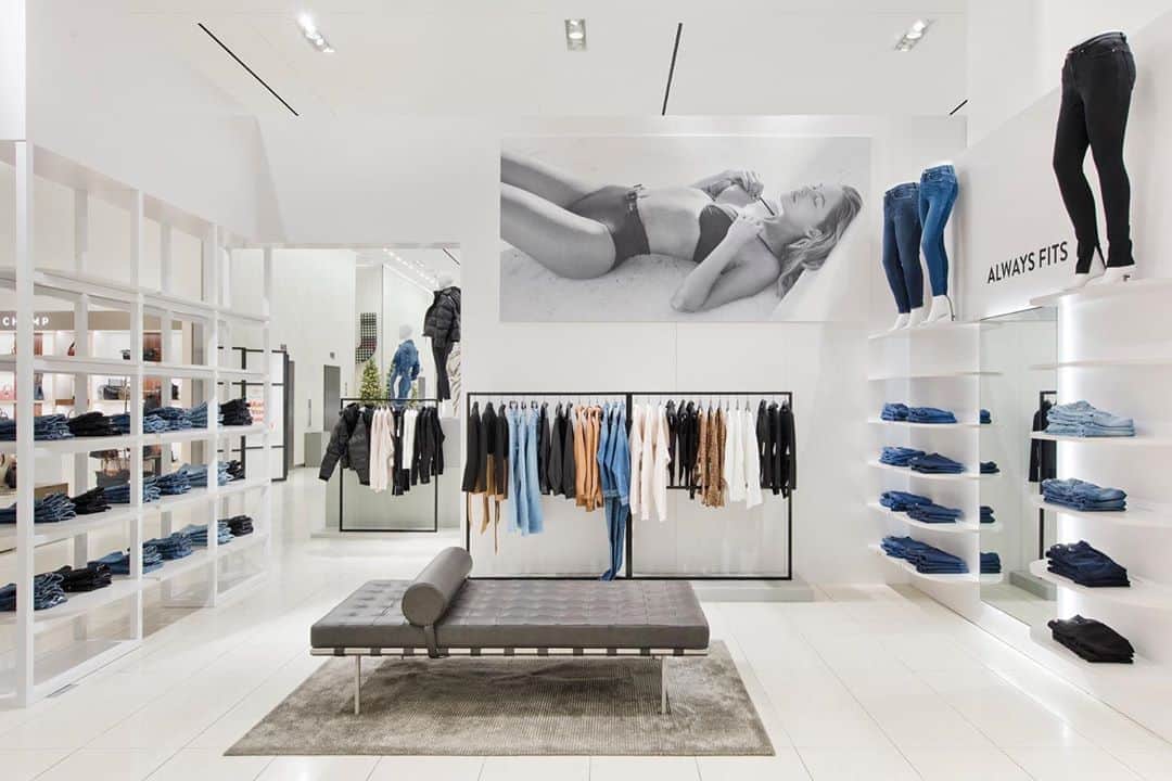 Nordstromさんのインスタグラム写真 - (NordstromInstagram)「New @ Nordstrom—the latest fall styles from @goodamerican. The size-inclusive brand cofounded by @emmagrede and @khloekardashian is also available to shop at Center Stage in our #NordstromNYC store, so stop by if you're in the city! If not, shop at the link in bio, and check back in throughout November for new arrivals, including the launch of Good American swim and loungewear! Head to Stories to RSVP for a special virtual event with Emma this Friday. #stayNspired」10月27日 4時24分 - nordstrom