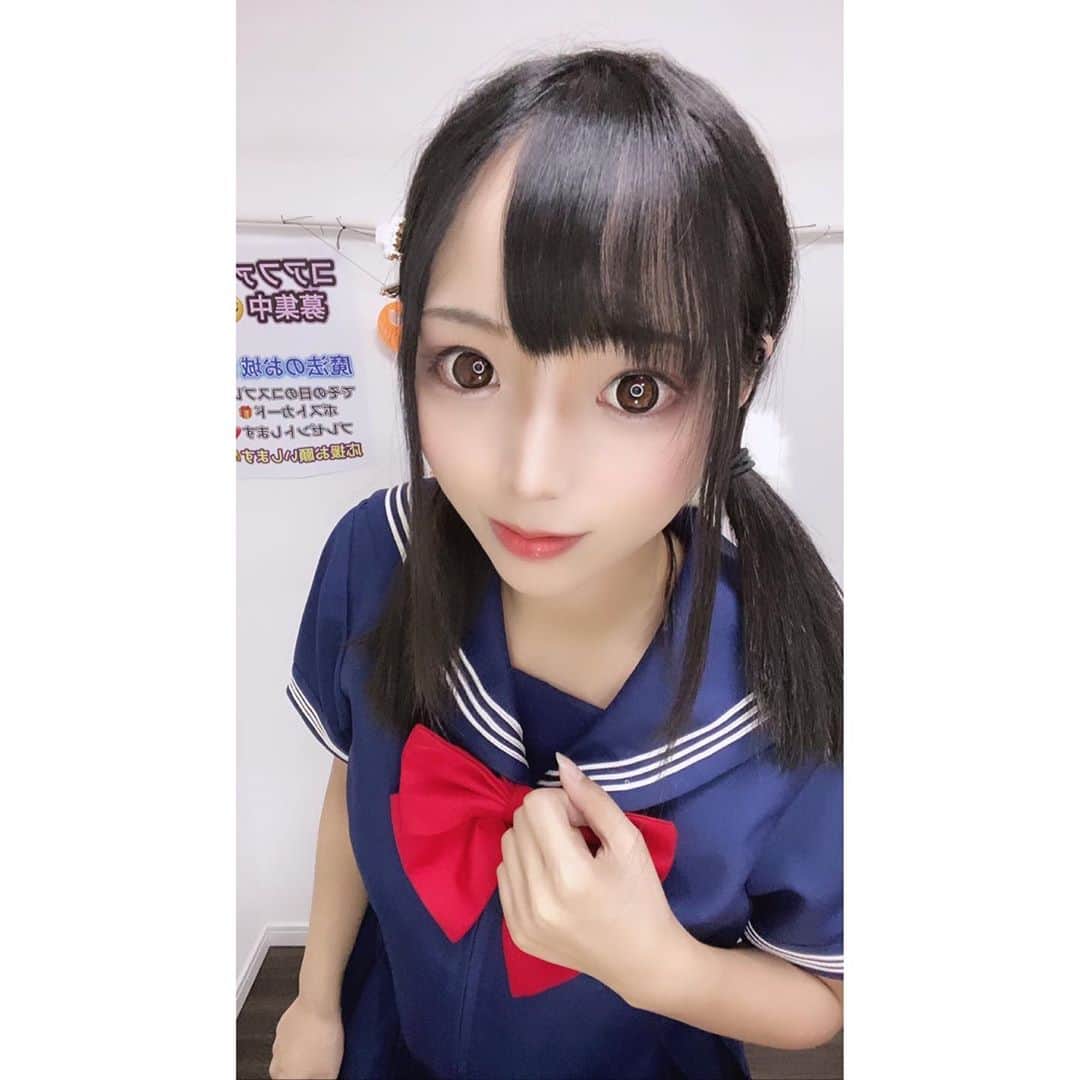 なつみさんのインスタグラム写真 - (なつみInstagram)「ハロウィン🎃コスプレ祭りVol.18👻 10月26日はセーラー服🎀コスでした😘  学校終わったし一緒に下校しよ〜🥰 プリクラ撮りに行こ〜💞  今日でコスプレ投票📊の衣装紹介終わりです😆💗 全18着の中から３つ選んで投票してください🥰 1位〜3位のコスプレを29〜31日に着ます🤗 １位は今度のオフ会でも着る予定です❤️  #ライブ配信#Pococha#Pocochaライバー#ポコチャ#ライバー#バセドウ病#吃音症#八重歯#宅建士#宅建#宅地建物取引士#不動産営業#イギリス留学#🧢なつみ👻🍊Natsumi#セーラー服#JK#JKコス#JKコスプレ#セーラー服コスプレ#セーラー服コス#コスプレ#コスプレ配信#洋楽#歴史韓ドラ」10月27日 4時29分 - natsumipeanuts