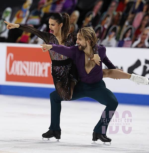 のインスタグラム：「It felt nice to be pointing my finger at people again, even if the majority of them were cardboard 👈🏼☝🏼🕺🏼  Thank you @usfigureskating and the @orleansarena for creating a safe environment for all of the athletes in our bubble at #SkateAmerica   #hawayekbaker #jeanlucbaker #disco #beegees #saturdaynightfever #figureskating #usfigureskating #icedance」